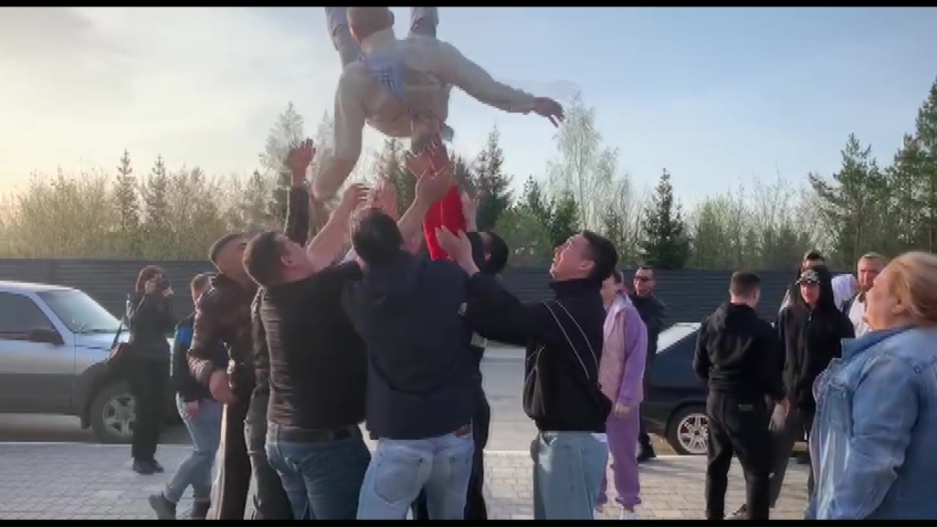 5 нурлатцев-срочников отправились из райвоенкома г. Нурлат в сборный пункт Татарстана